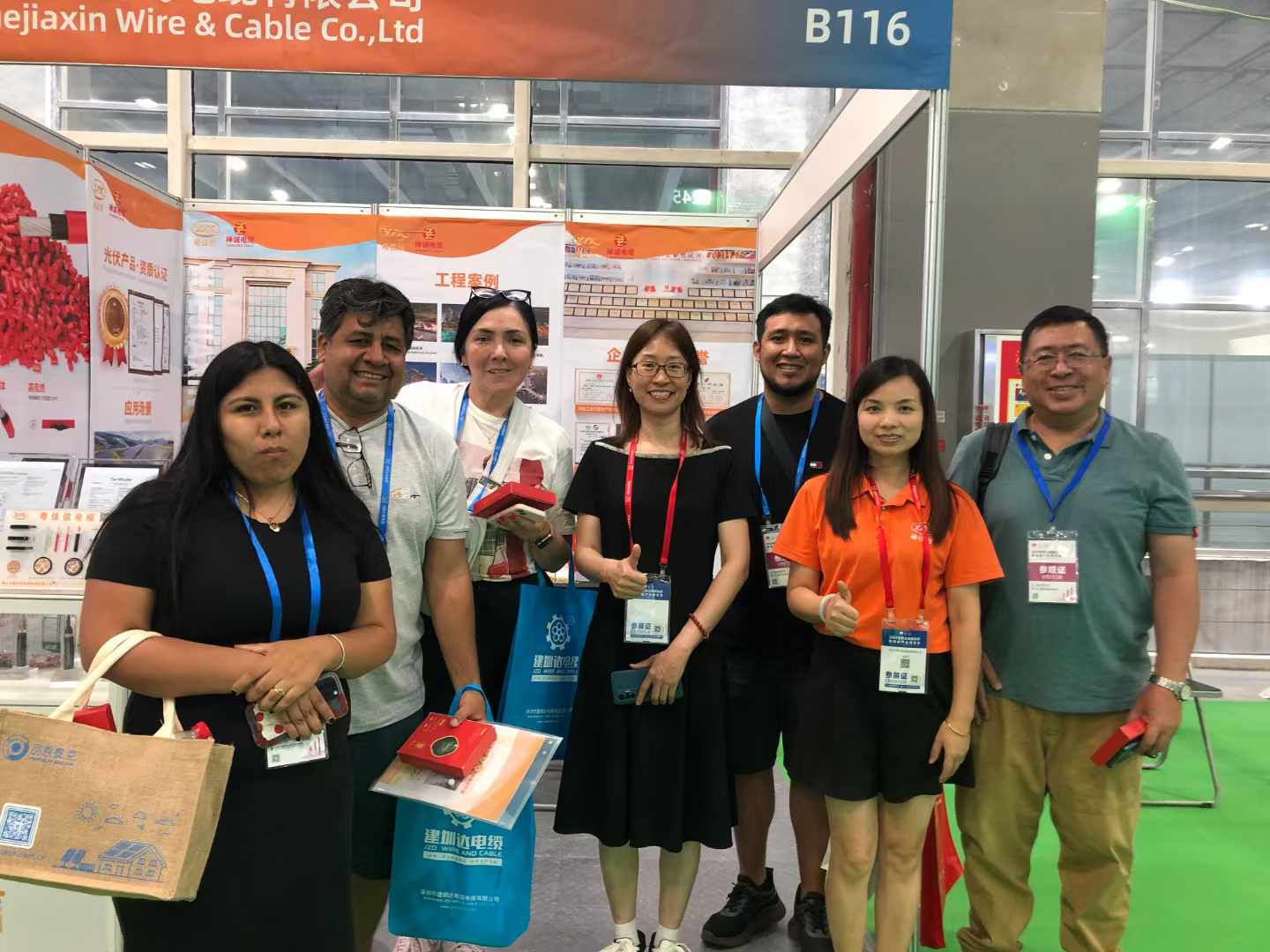 粵佳信公司2024年廣州國(guó)際光伏展火熱收官，實(shí)力產(chǎn)品強(qiáng)勢(shì)圈粉